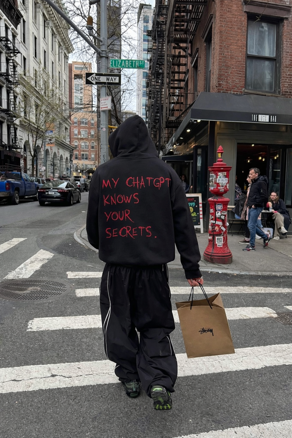 KNOWS YOUR SECRETS HOODIE BLACK
